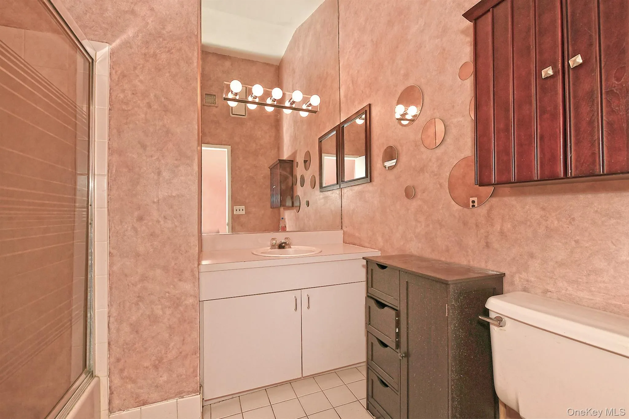 Full Bathroom Full Bathroom