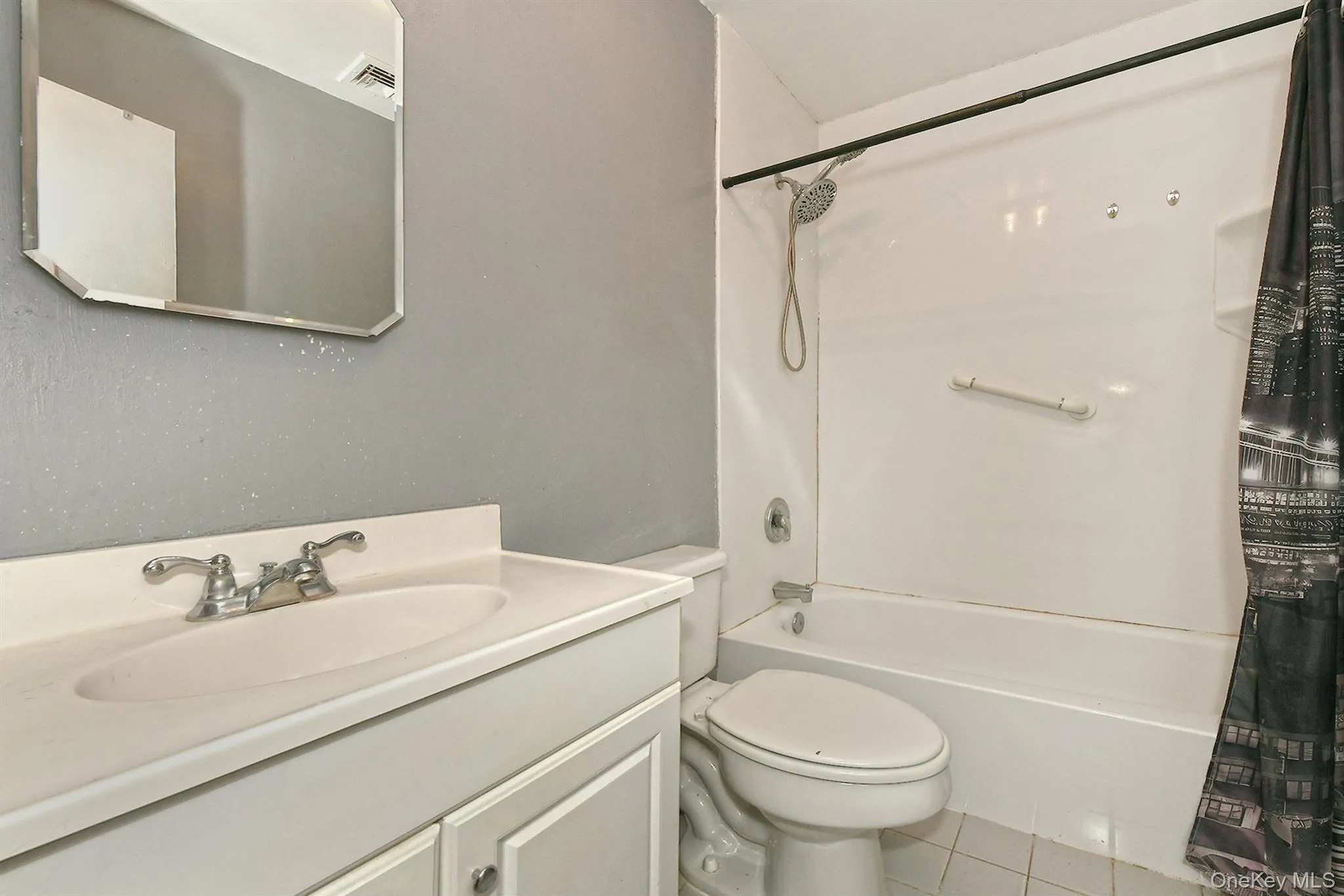 1st Level Bathroom 1st Level Bathroom