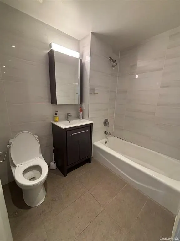4223 Parsons Boulevard, New York, NY, 1 Bedroom Bedrooms, 3 Rooms Rooms,1 BathroomBathrooms,Residential,For Rent,Parsons,0,1020141 4223 Parsons Boulevard, New York, NY, 1 Bedroom Bedrooms, 3 Rooms Rooms,1 BathroomBathrooms,Residential,For Rent,Parsons,0,1020141