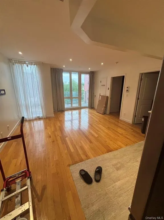4223 Parsons Boulevard, New York, NY, 1 Bedroom Bedrooms, 3 Rooms Rooms,1 BathroomBathrooms,Residential,For Rent,Parsons,0,1020141 4223 Parsons Boulevard, New York, NY, 1 Bedroom Bedrooms, 3 Rooms Rooms,1 BathroomBathrooms,Residential,For Rent,Parsons,0,1020141