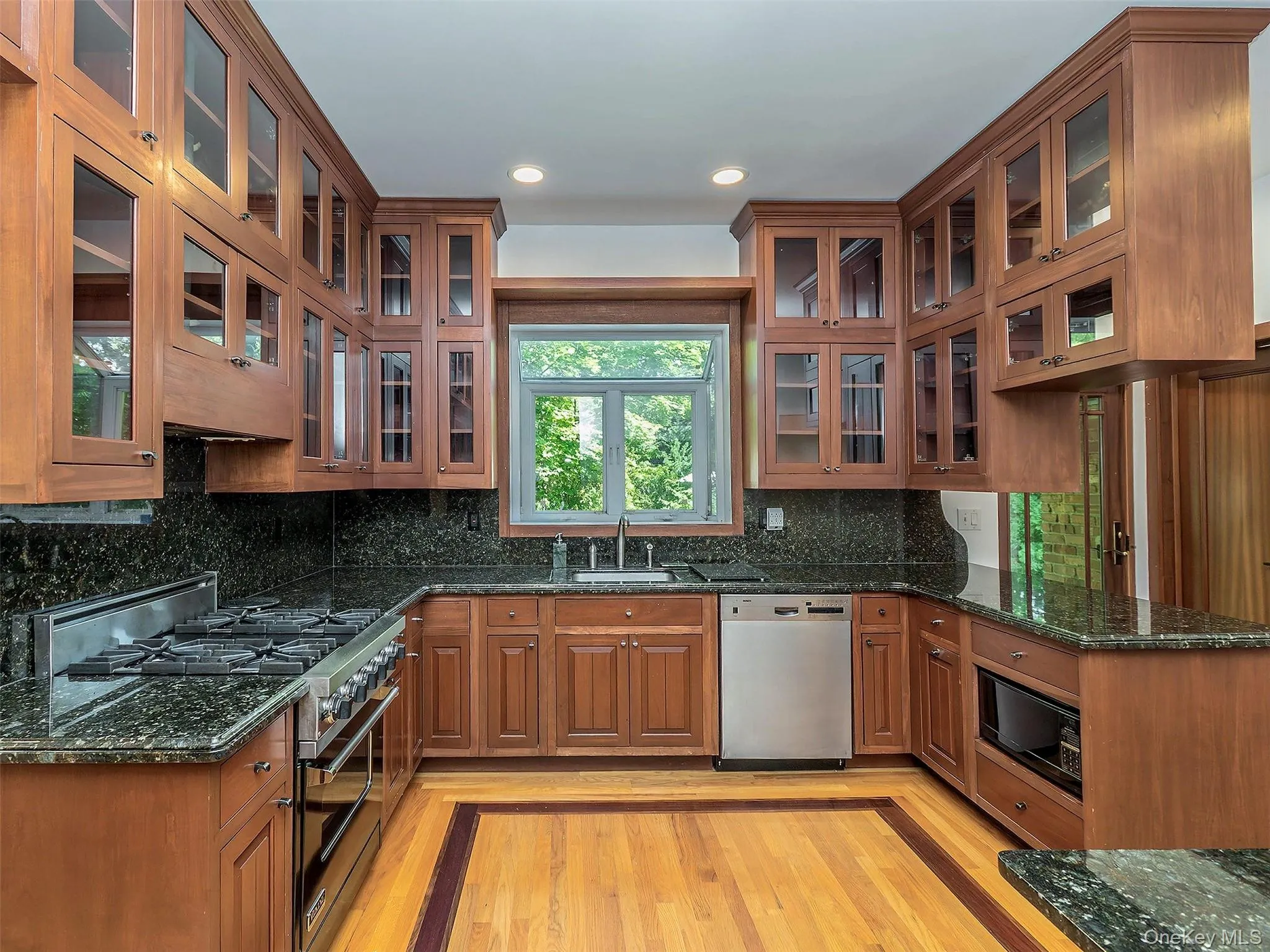 3 West Drive, North Hempstead, NY, 4 Bedrooms Bedrooms, 8 Rooms Rooms,4 BathroomsBathrooms,Residential Lease,For Rent,West,0,1020147 3 West Drive, North Hempstead, NY, 4 Bedrooms Bedrooms, 8 Rooms Rooms,4 BathroomsBathrooms,Residential Lease,For Rent,West,0,1020147