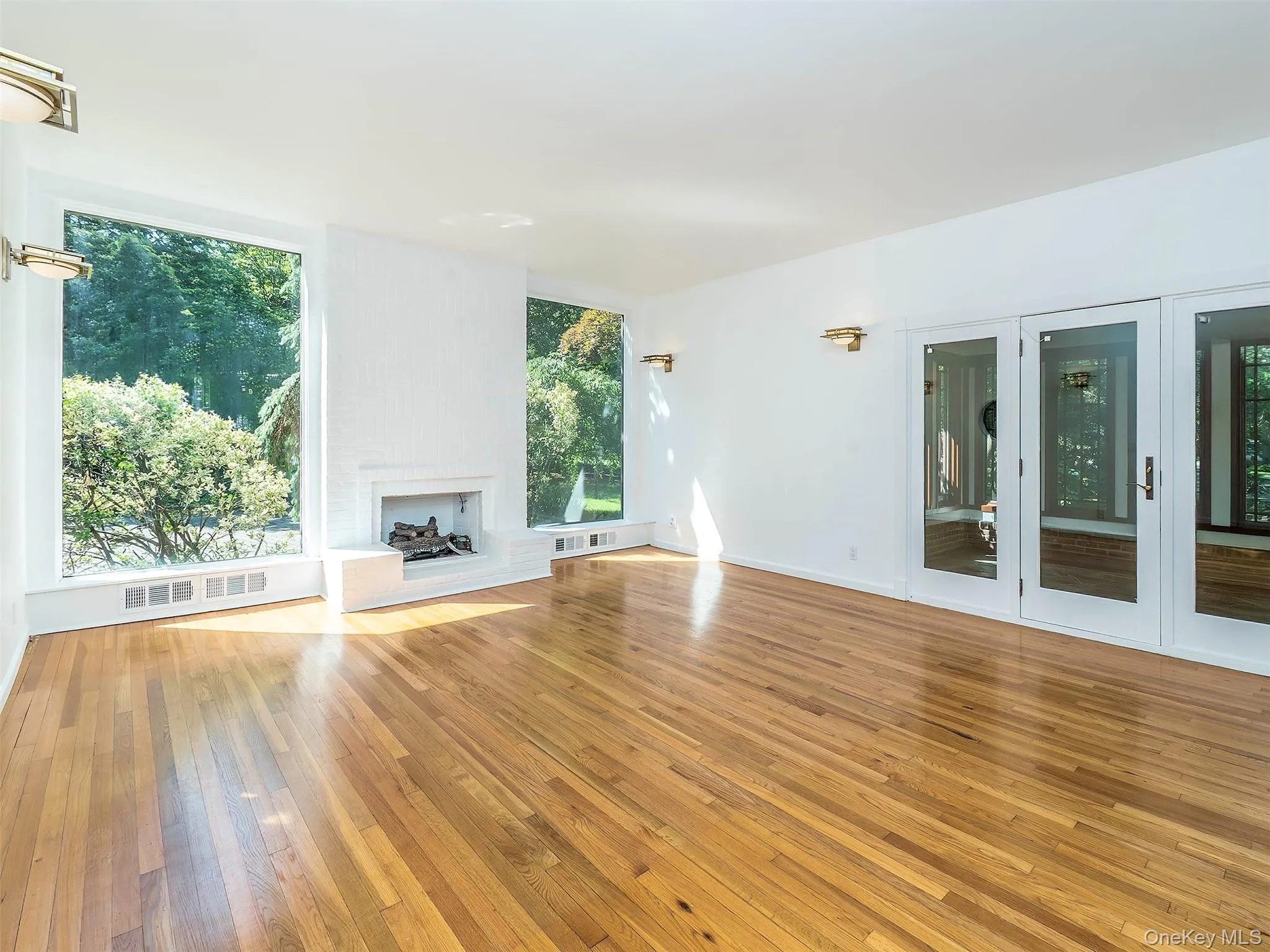 3 West Drive, North Hempstead, NY, 4 Bedrooms Bedrooms, 8 Rooms Rooms,4 BathroomsBathrooms,Residential Lease,For Rent,West,0,1020147 3 West Drive, North Hempstead, NY, 4 Bedrooms Bedrooms, 8 Rooms Rooms,4 BathroomsBathrooms,Residential Lease,For Rent,West,0,1020147