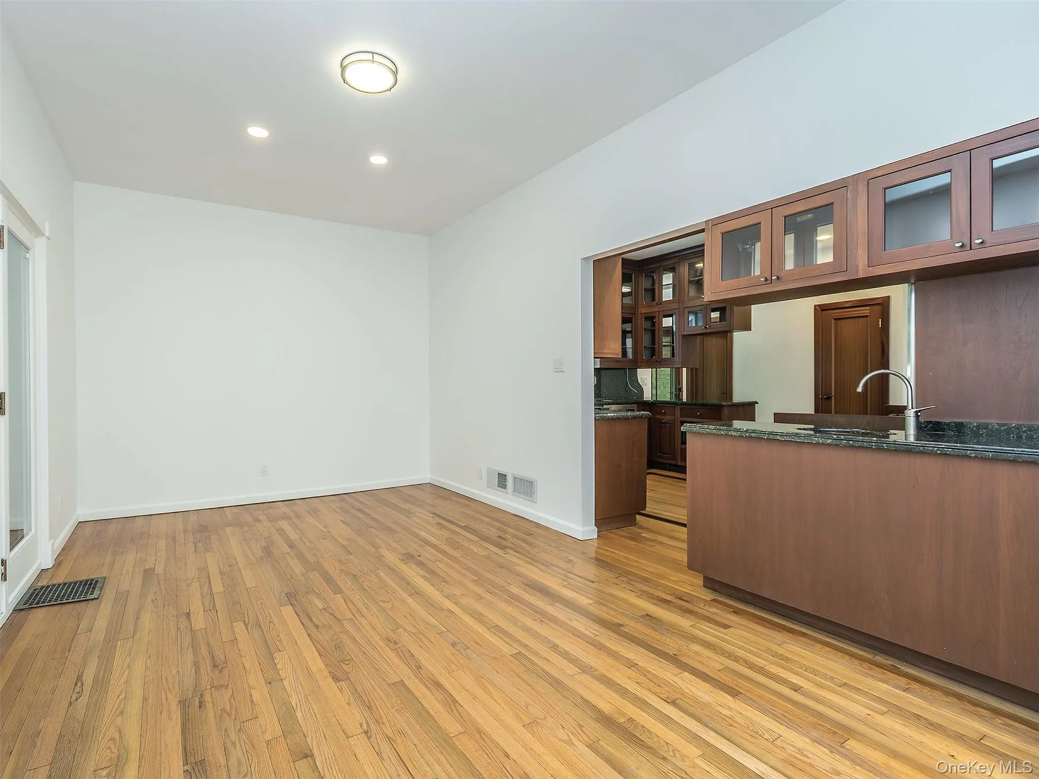 3 West Drive, North Hempstead, NY, 4 Bedrooms Bedrooms, 8 Rooms Rooms,4 BathroomsBathrooms,Residential Lease,For Rent,West,0,1020147 3 West Drive, North Hempstead, NY, 4 Bedrooms Bedrooms, 8 Rooms Rooms,4 BathroomsBathrooms,Residential Lease,For Rent,West,0,1020147
