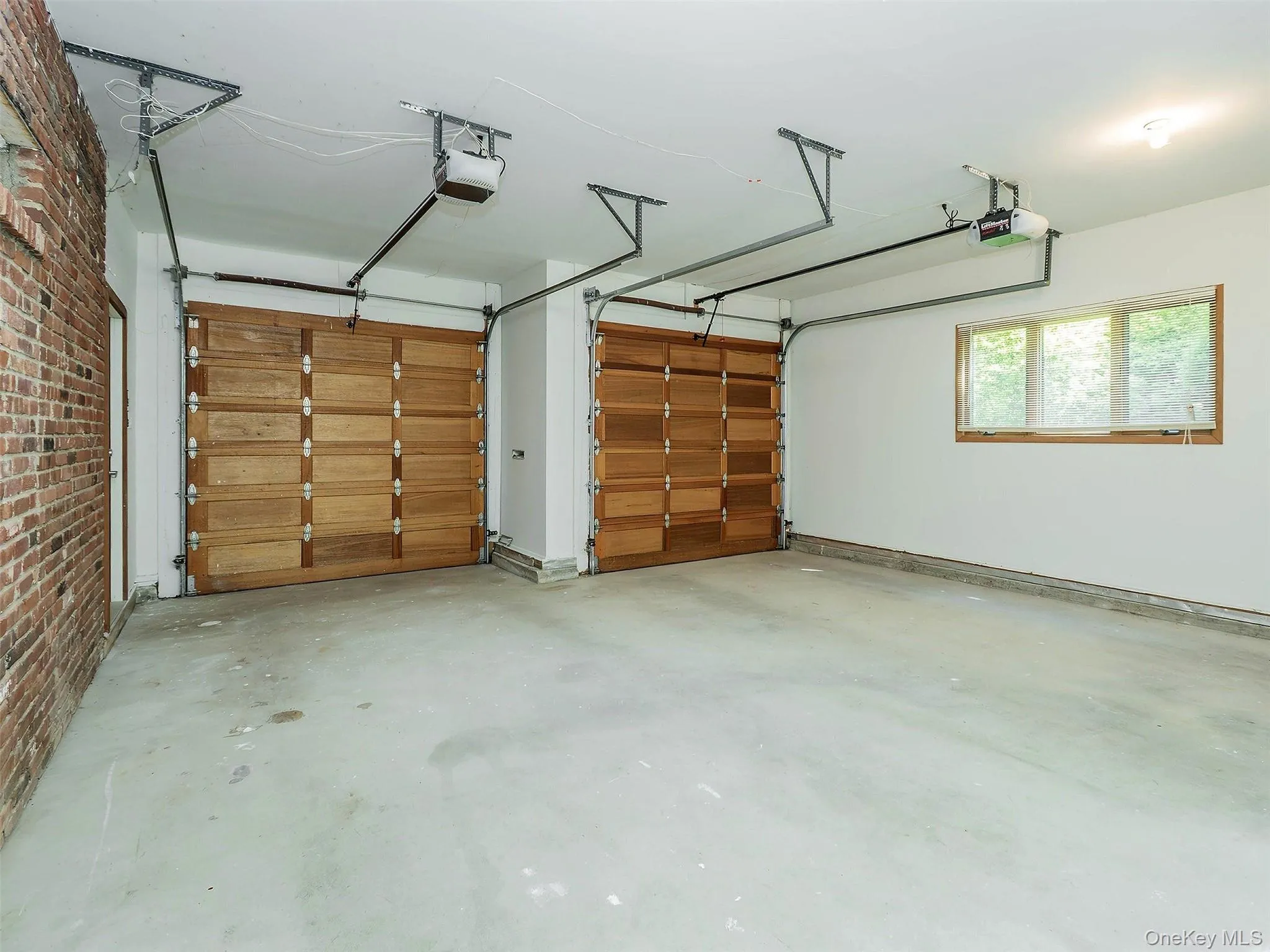3 West Drive, North Hempstead, NY, 4 Bedrooms Bedrooms, 8 Rooms Rooms,4 BathroomsBathrooms,Residential Lease,For Rent,West,0,1020147 3 West Drive, North Hempstead, NY, 4 Bedrooms Bedrooms, 8 Rooms Rooms,4 BathroomsBathrooms,Residential Lease,For Rent,West,0,1020147