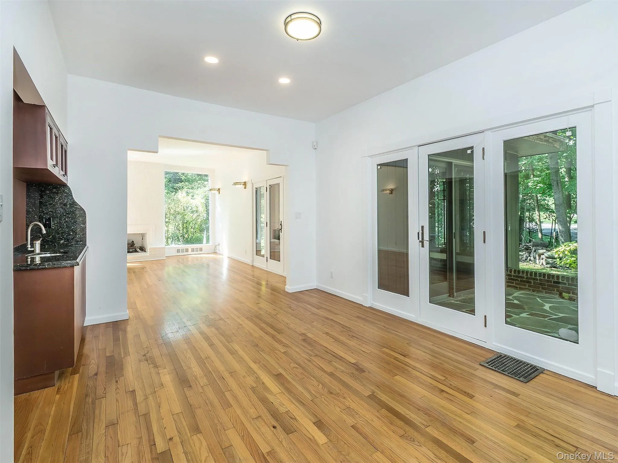 3 West Drive, North Hempstead, NY, 4 Bedrooms Bedrooms, 8 Rooms Rooms,4 BathroomsBathrooms,Residential Lease,For Rent,West,0,1020147 3 West Drive, North Hempstead, NY, 4 Bedrooms Bedrooms, 8 Rooms Rooms,4 BathroomsBathrooms,Residential Lease,For Rent,West,0,1020147