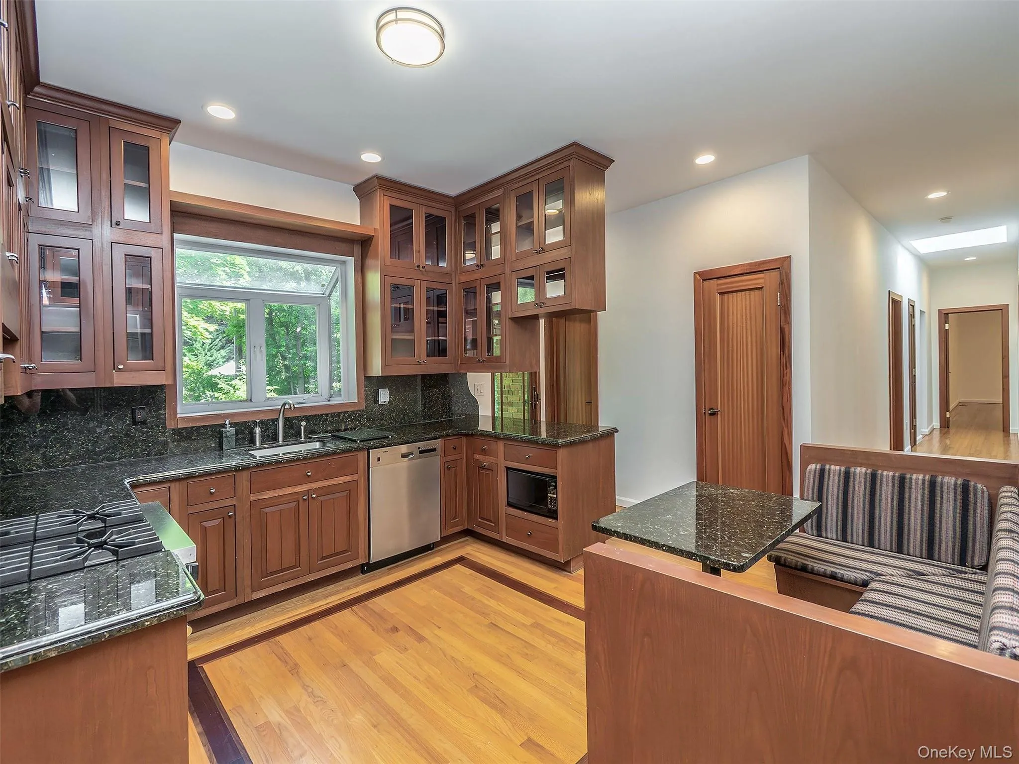 3 West Drive, North Hempstead, NY, 4 Bedrooms Bedrooms, 8 Rooms Rooms,4 BathroomsBathrooms,Residential Lease,For Rent,West,0,1020147 3 West Drive, North Hempstead, NY, 4 Bedrooms Bedrooms, 8 Rooms Rooms,4 BathroomsBathrooms,Residential Lease,For Rent,West,0,1020147