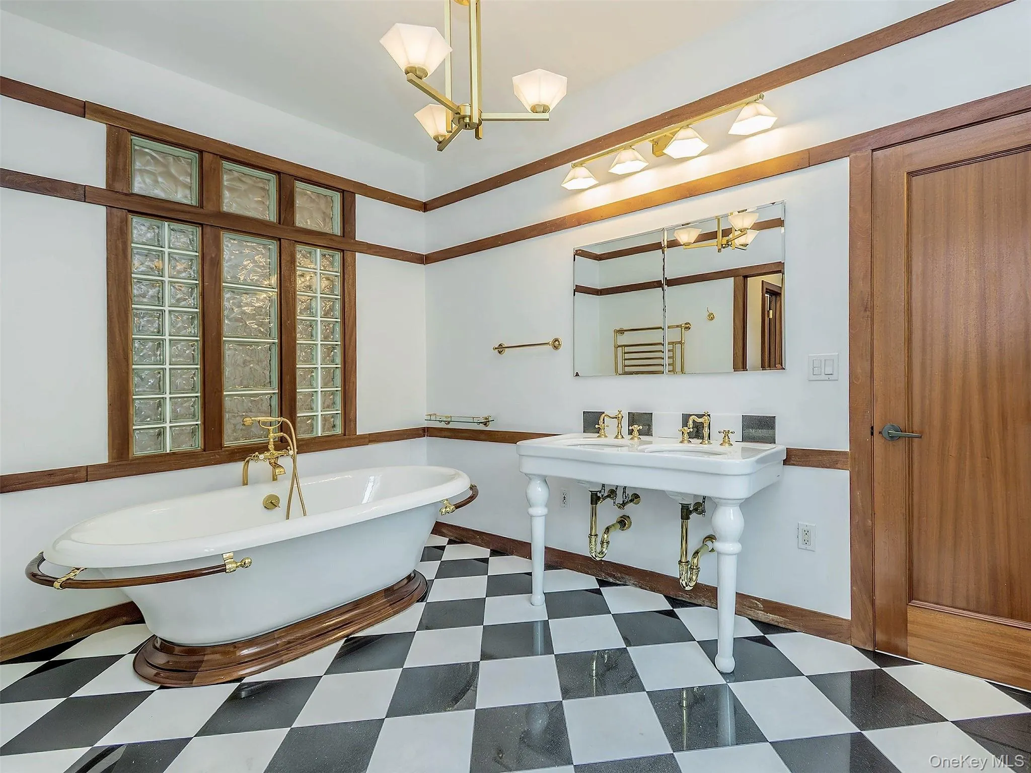 3 West Drive, North Hempstead, NY, 4 Bedrooms Bedrooms, 8 Rooms Rooms,4 BathroomsBathrooms,Residential Lease,For Rent,West,0,1020147 3 West Drive, North Hempstead, NY, 4 Bedrooms Bedrooms, 8 Rooms Rooms,4 BathroomsBathrooms,Residential Lease,For Rent,West,0,1020147
