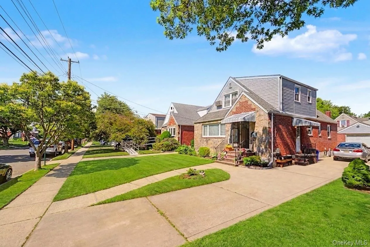 16 Elton Road, Hempstead, NY, 4 Bedrooms Bedrooms, 8 Rooms Rooms,3 BathroomsBathrooms,Residential,For Rent,Elton,0,1020154 16 Elton Road, Hempstead, NY, 4 Bedrooms Bedrooms, 8 Rooms Rooms,3 BathroomsBathrooms,Residential,For Rent,Elton,0,1020154