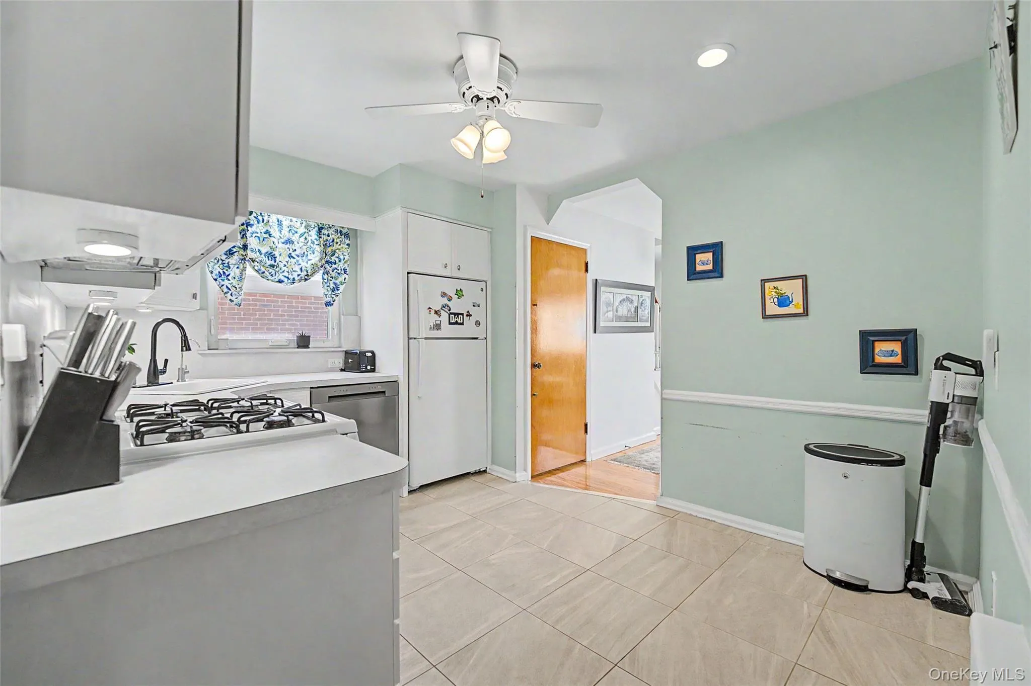 16 Elton Road, Hempstead, NY, 4 Bedrooms Bedrooms, 8 Rooms Rooms,3 BathroomsBathrooms,Residential,For Rent,Elton,0,1020154 16 Elton Road, Hempstead, NY, 4 Bedrooms Bedrooms, 8 Rooms Rooms,3 BathroomsBathrooms,Residential,For Rent,Elton,0,1020154