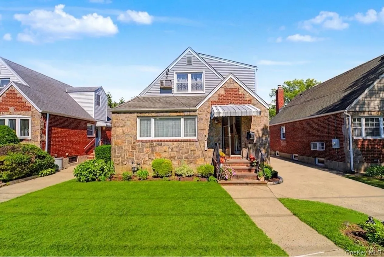 16 Elton Road, Hempstead, NY, 4 Bedrooms Bedrooms, 8 Rooms Rooms,3 BathroomsBathrooms,Residential,For Rent,Elton,0,1020154 16 Elton Road, Hempstead, NY, 4 Bedrooms Bedrooms, 8 Rooms Rooms,3 BathroomsBathrooms,Residential,For Rent,Elton,0,1020154
