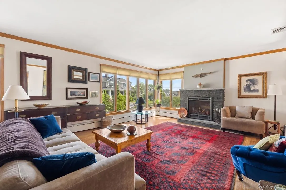 272 Grand Central Avenue, Babylon, NY, 1 Bedroom Bedrooms, 5 Rooms Rooms,1 BathroomBathrooms,Residential,For Rent,Grand Central,0,1020158 272 Grand Central Avenue, Babylon, NY, 1 Bedroom Bedrooms, 5 Rooms Rooms,1 BathroomBathrooms,Residential,For Rent,Grand Central,0,1020158