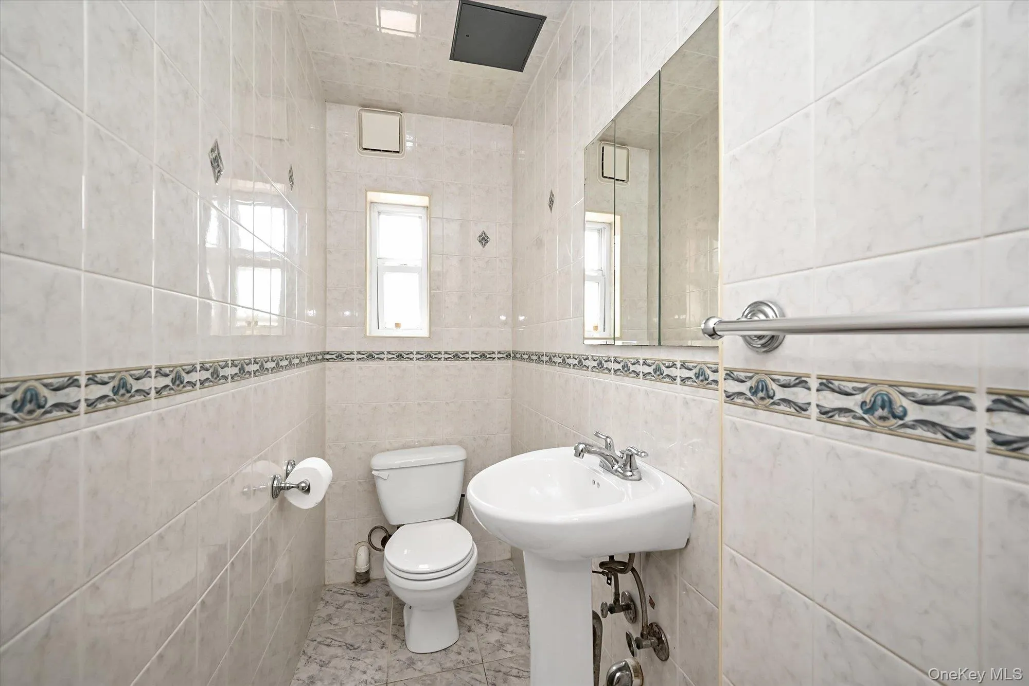 15052 76th Road, New York, NY, 3 Bedrooms Bedrooms, 10 Rooms Rooms,2 BathroomsBathrooms,Residential,For Rent,76th,0,1020159 15052 76th Road, New York, NY, 3 Bedrooms Bedrooms, 10 Rooms Rooms,2 BathroomsBathrooms,Residential,For Rent,76th,0,1020159