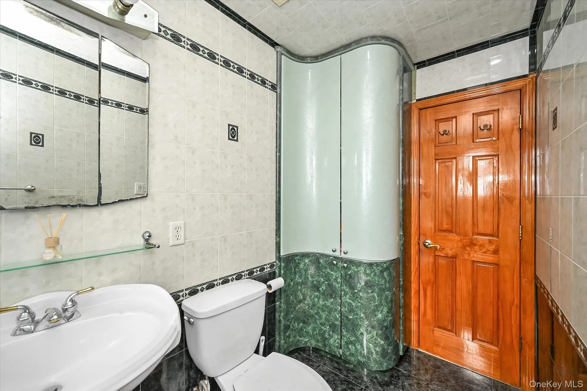 15052 76th Road, New York, NY, 3 Bedrooms Bedrooms, 10 Rooms Rooms,2 BathroomsBathrooms,Residential,For Rent,76th,0,1020159 15052 76th Road, New York, NY, 3 Bedrooms Bedrooms, 10 Rooms Rooms,2 BathroomsBathrooms,Residential,For Rent,76th,0,1020159
