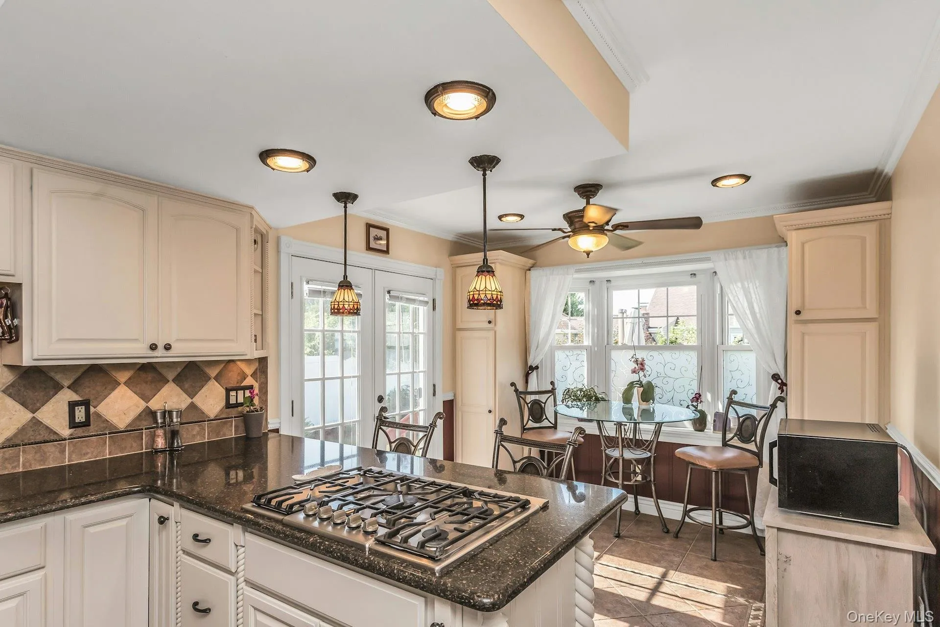 219 Nassau Avenue, Oyster Bay, NY, 3 Bedrooms Bedrooms, 7 Rooms Rooms,2 BathroomsBathrooms,Residential,For Rent,Nassau,0,1020161 219 Nassau Avenue, Oyster Bay, NY, 3 Bedrooms Bedrooms, 7 Rooms Rooms,2 BathroomsBathrooms,Residential,For Rent,Nassau,0,1020161