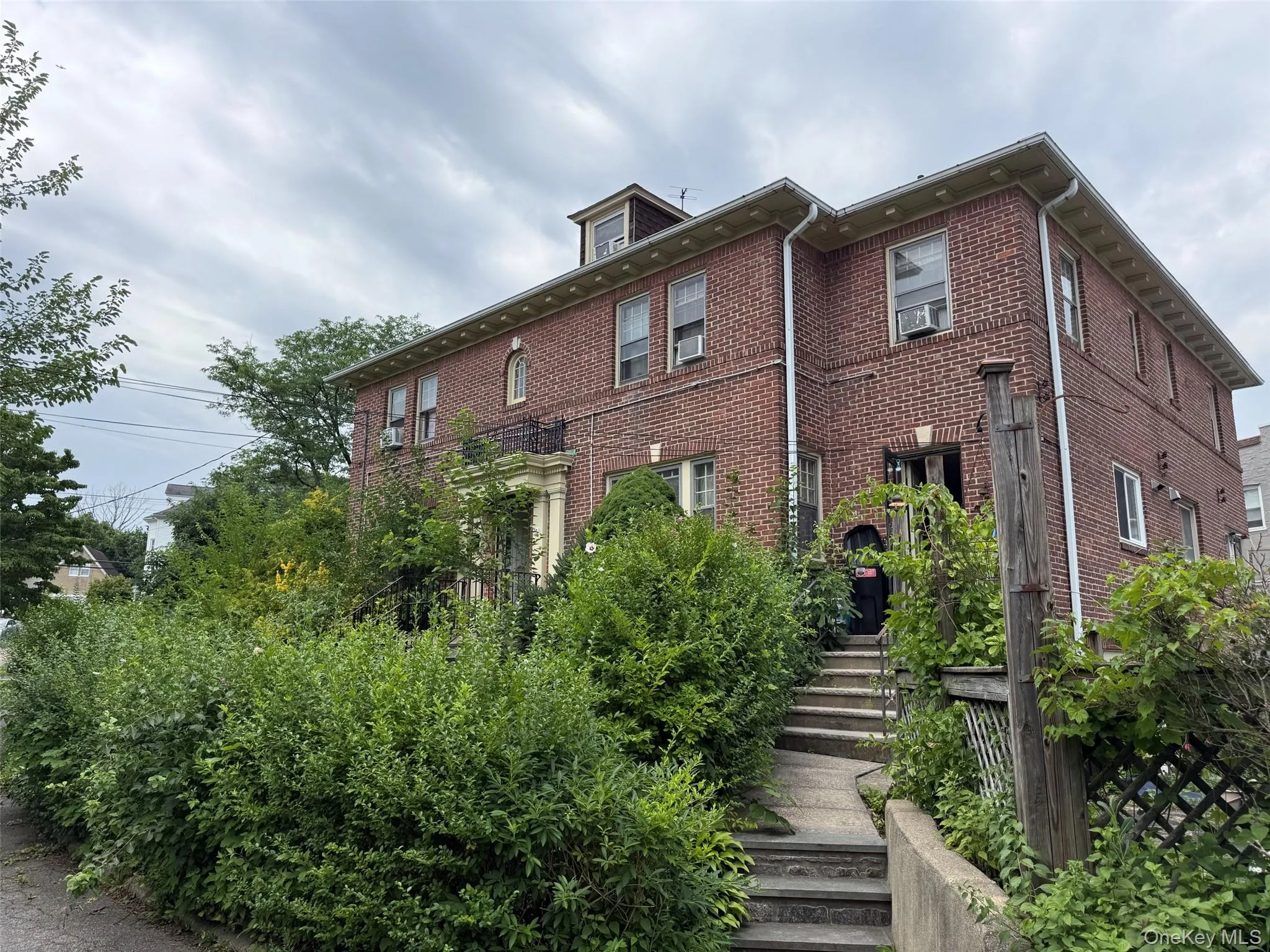 92 Woodland Avenue, New Rochelle, NY, 4 Bedrooms Bedrooms, 8 Rooms Rooms,3 BathroomsBathrooms,Residential,For Rent,Woodland,0,1020164 92 Woodland Avenue, New Rochelle, NY, 4 Bedrooms Bedrooms, 8 Rooms Rooms,3 BathroomsBathrooms,Residential,For Rent,Woodland,0,1020164