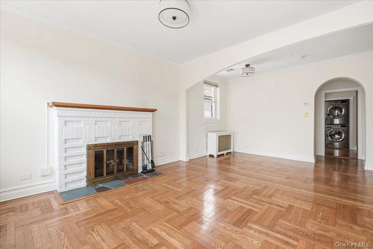 68-11 Clyde Street, New York, NY, 3 Bedrooms Bedrooms, 7 Rooms Rooms,1 BathroomBathrooms,Residential Lease,For Rent,Clyde,0,1020167 68-11 Clyde Street, New York, NY, 3 Bedrooms Bedrooms, 7 Rooms Rooms,1 BathroomBathrooms,Residential Lease,For Rent,Clyde,0,1020167