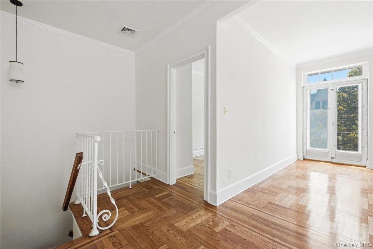 68-11 Clyde Street, New York, NY, 3 Bedrooms Bedrooms, 7 Rooms Rooms,1 BathroomBathrooms,Residential Lease,For Rent,Clyde,0,1020167 68-11 Clyde Street, New York, NY, 3 Bedrooms Bedrooms, 7 Rooms Rooms,1 BathroomBathrooms,Residential Lease,For Rent,Clyde,0,1020167