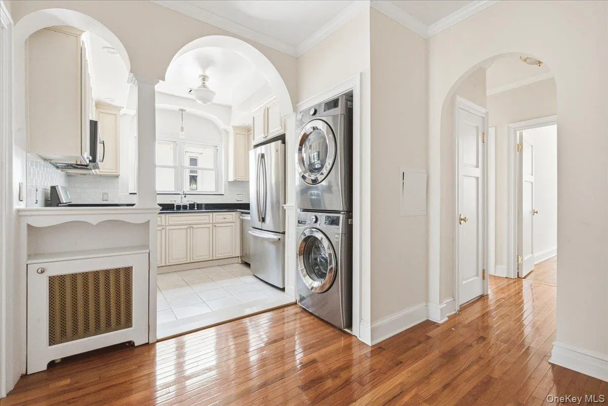 68-11 Clyde Street, New York, NY, 3 Bedrooms Bedrooms, 7 Rooms Rooms,1 BathroomBathrooms,Residential Lease,For Rent,Clyde,0,1020167 68-11 Clyde Street, New York, NY, 3 Bedrooms Bedrooms, 7 Rooms Rooms,1 BathroomBathrooms,Residential Lease,For Rent,Clyde,0,1020167