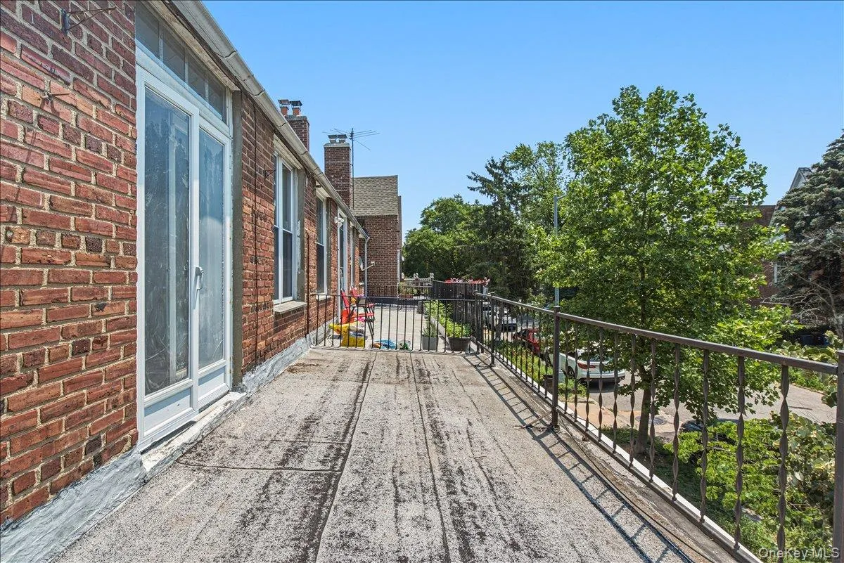 68-11 Clyde Street, New York, NY, 3 Bedrooms Bedrooms, 7 Rooms Rooms,1 BathroomBathrooms,Residential Lease,For Rent,Clyde,0,1020167 68-11 Clyde Street, New York, NY, 3 Bedrooms Bedrooms, 7 Rooms Rooms,1 BathroomBathrooms,Residential Lease,For Rent,Clyde,0,1020167