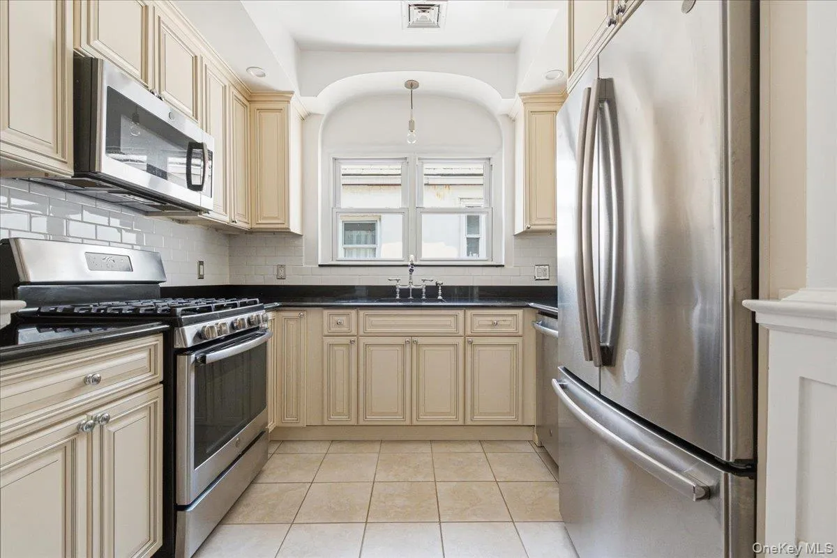 68-11 Clyde Street, New York, NY, 3 Bedrooms Bedrooms, 7 Rooms Rooms,1 BathroomBathrooms,Residential Lease,For Rent,Clyde,0,1020167 68-11 Clyde Street, New York, NY, 3 Bedrooms Bedrooms, 7 Rooms Rooms,1 BathroomBathrooms,Residential Lease,For Rent,Clyde,0,1020167
