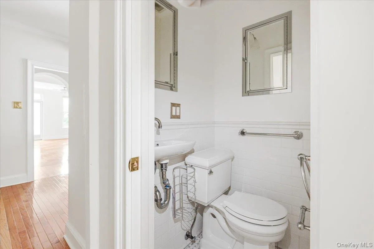 68-11 Clyde Street, New York, NY, 3 Bedrooms Bedrooms, 7 Rooms Rooms,1 BathroomBathrooms,Residential Lease,For Rent,Clyde,0,1020167 68-11 Clyde Street, New York, NY, 3 Bedrooms Bedrooms, 7 Rooms Rooms,1 BathroomBathrooms,Residential Lease,For Rent,Clyde,0,1020167