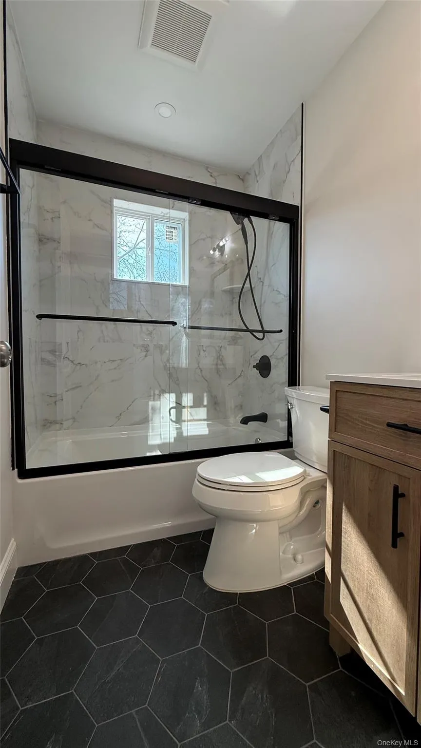 211 4th Avenue, West Babylon, NY, 3 Bedrooms Bedrooms, 6 Rooms Rooms,1 BathroomBathrooms,Residential,For Rent,4th,0,1020169 211 4th Avenue, West Babylon, NY, 3 Bedrooms Bedrooms, 6 Rooms Rooms,1 BathroomBathrooms,Residential,For Rent,4th,0,1020169