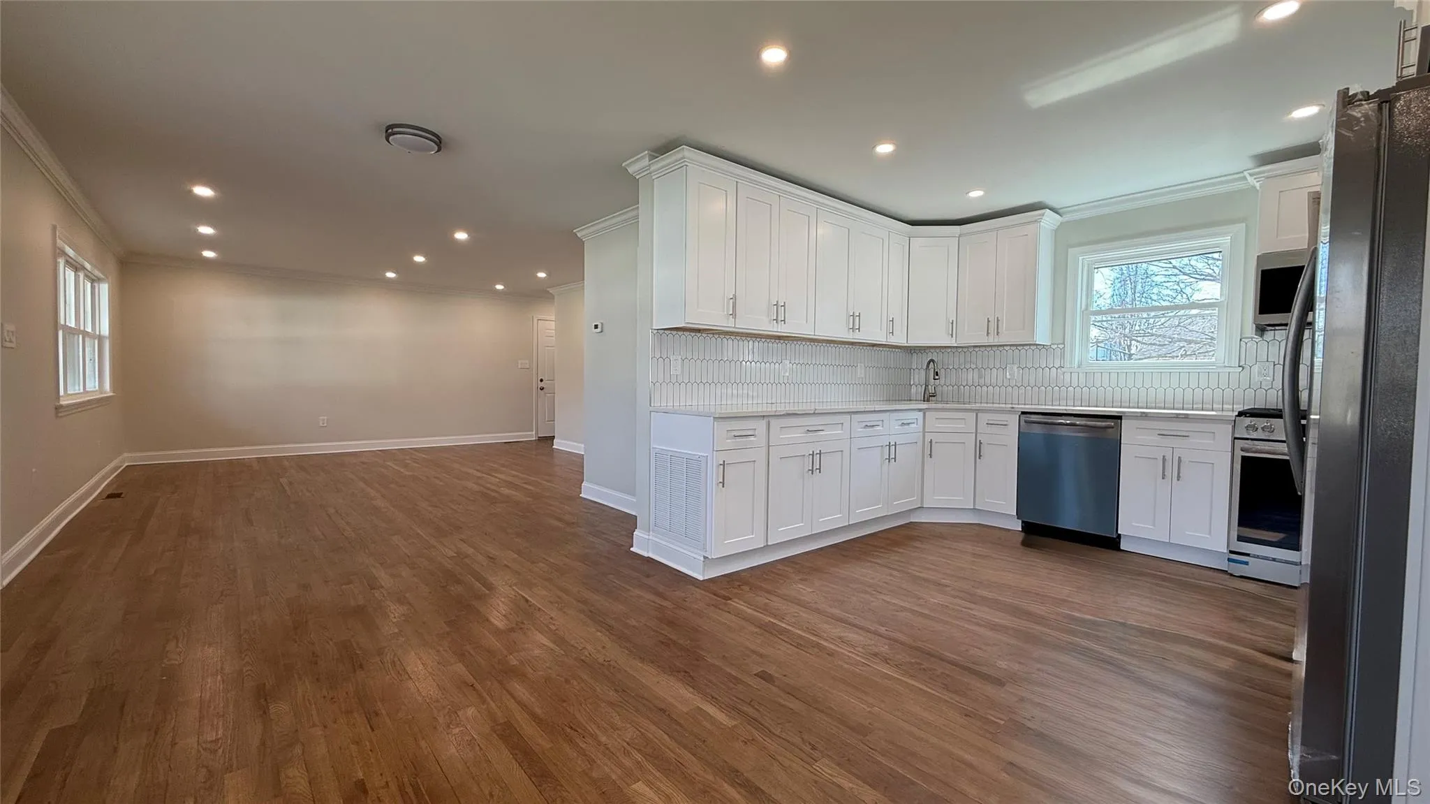 211 4th Avenue, West Babylon, NY, 3 Bedrooms Bedrooms, 6 Rooms Rooms,1 BathroomBathrooms,Residential,For Rent,4th,0,1020169 211 4th Avenue, West Babylon, NY, 3 Bedrooms Bedrooms, 6 Rooms Rooms,1 BathroomBathrooms,Residential,For Rent,4th,0,1020169