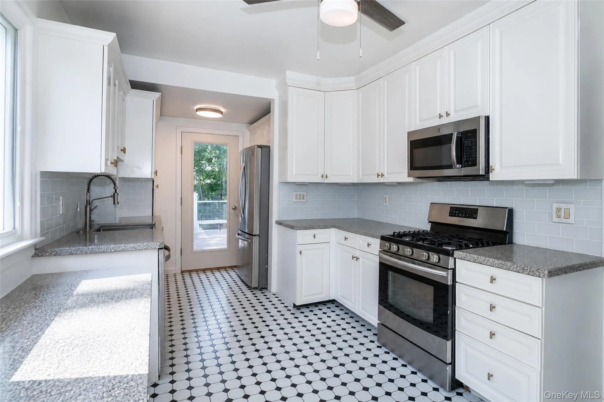 1510 Park Avenue, Mamaroneck, NY, 3 Bedrooms Bedrooms, 6 Rooms Rooms,2 BathroomsBathrooms,Residential Lease,For Rent,Park,0,1020181 1510 Park Avenue, Mamaroneck, NY, 3 Bedrooms Bedrooms, 6 Rooms Rooms,2 BathroomsBathrooms,Residential Lease,For Rent,Park,0,1020181