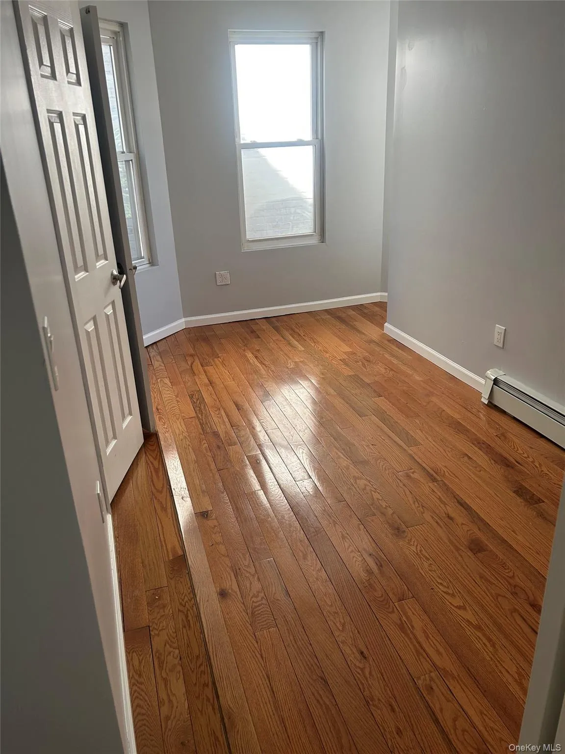 3708 Dyre Avenue, New York, NY, 3 Bedrooms Bedrooms, 6 Rooms Rooms,1 BathroomBathrooms,Residential Lease,For Rent,Dyre,0,1020192 3708 Dyre Avenue, New York, NY, 3 Bedrooms Bedrooms, 6 Rooms Rooms,1 BathroomBathrooms,Residential Lease,For Rent,Dyre,0,1020192