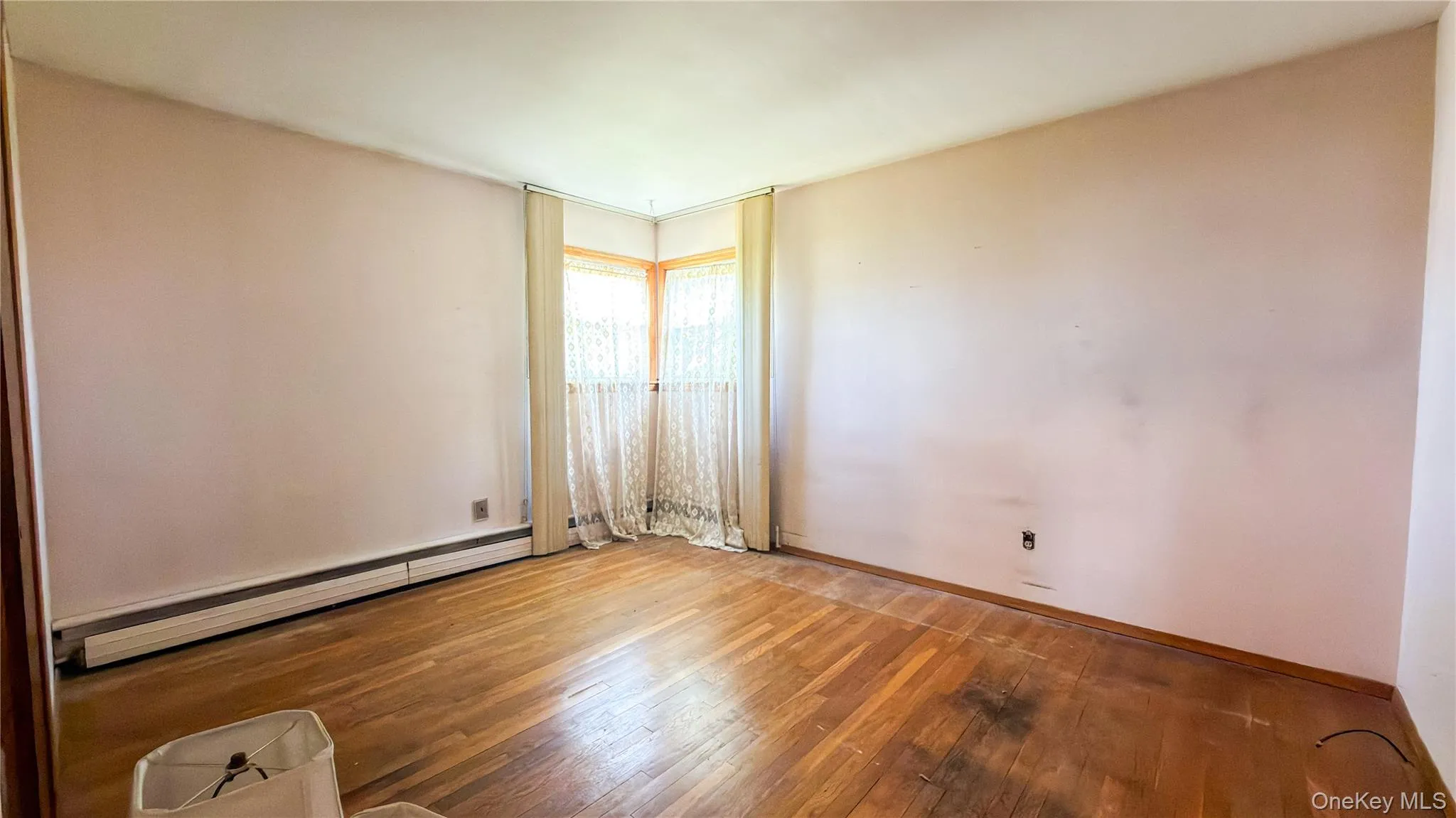 64 Grand Avenue, Babylon, NY, 3 Bedrooms Bedrooms, 6 Rooms Rooms,1 BathroomBathrooms,Residential,For Rent,Grand,0,1020195 64 Grand Avenue, Babylon, NY, 3 Bedrooms Bedrooms, 6 Rooms Rooms,1 BathroomBathrooms,Residential,For Rent,Grand,0,1020195