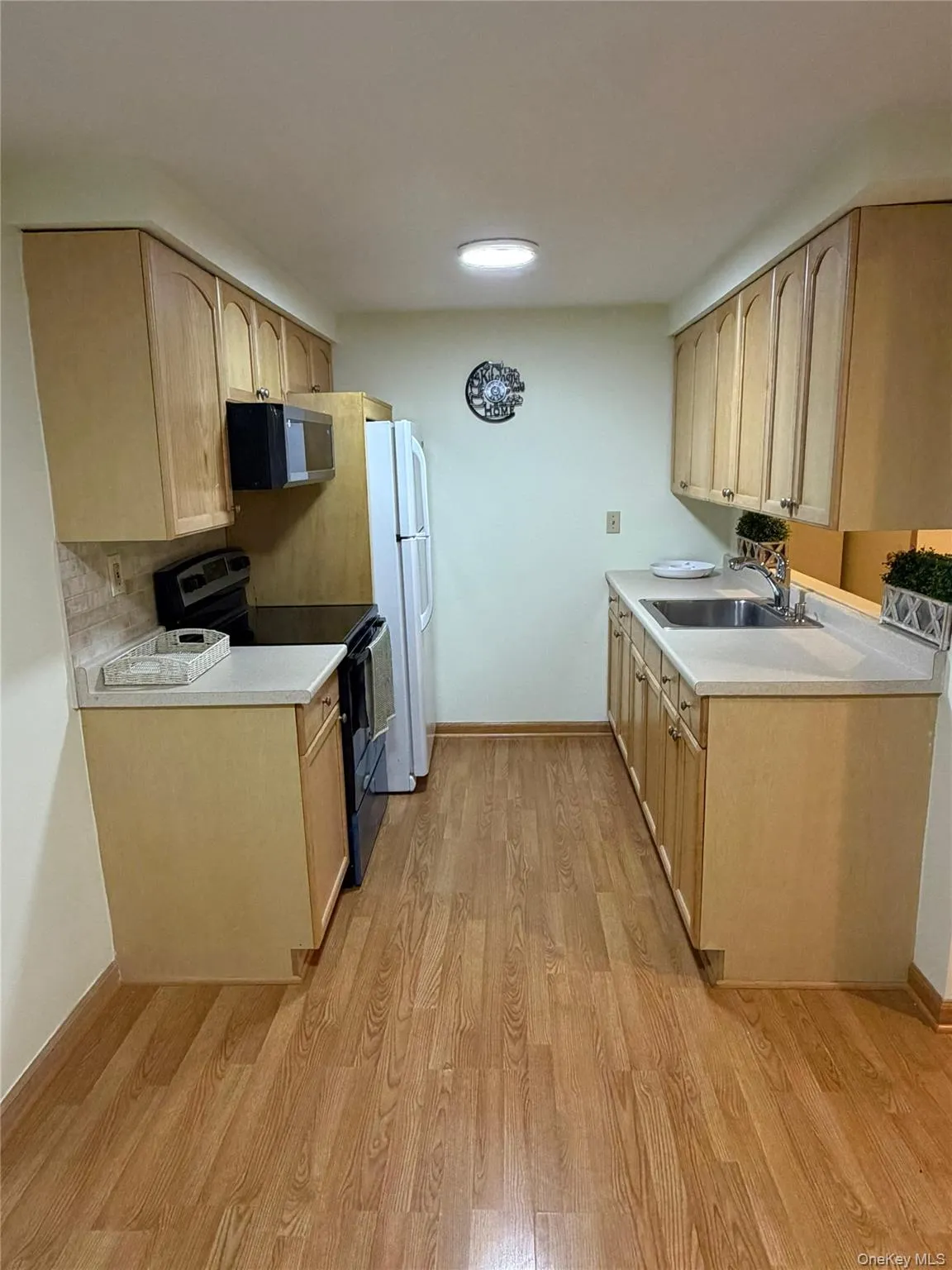 182 Crystal Brook Hollow Road, Brookhaven, NY, 1 Bedroom Bedrooms, 2 Rooms Rooms,1 BathroomBathrooms,Residential Lease,For Rent,Crystal Brook Hollow,0,1020196 182 Crystal Brook Hollow Road, Brookhaven, NY, 1 Bedroom Bedrooms, 2 Rooms Rooms,1 BathroomBathrooms,Residential Lease,For Rent,Crystal Brook Hollow,0,1020196