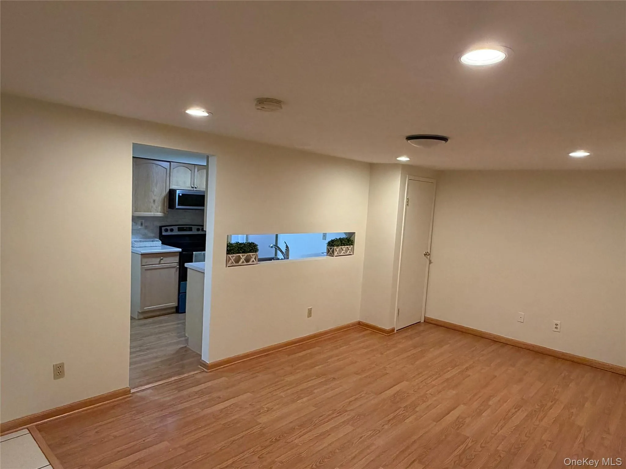 182 Crystal Brook Hollow Road, Brookhaven, NY, 1 Bedroom Bedrooms, 2 Rooms Rooms,1 BathroomBathrooms,Residential Lease,For Rent,Crystal Brook Hollow,0,1020196 182 Crystal Brook Hollow Road, Brookhaven, NY, 1 Bedroom Bedrooms, 2 Rooms Rooms,1 BathroomBathrooms,Residential Lease,For Rent,Crystal Brook Hollow,0,1020196