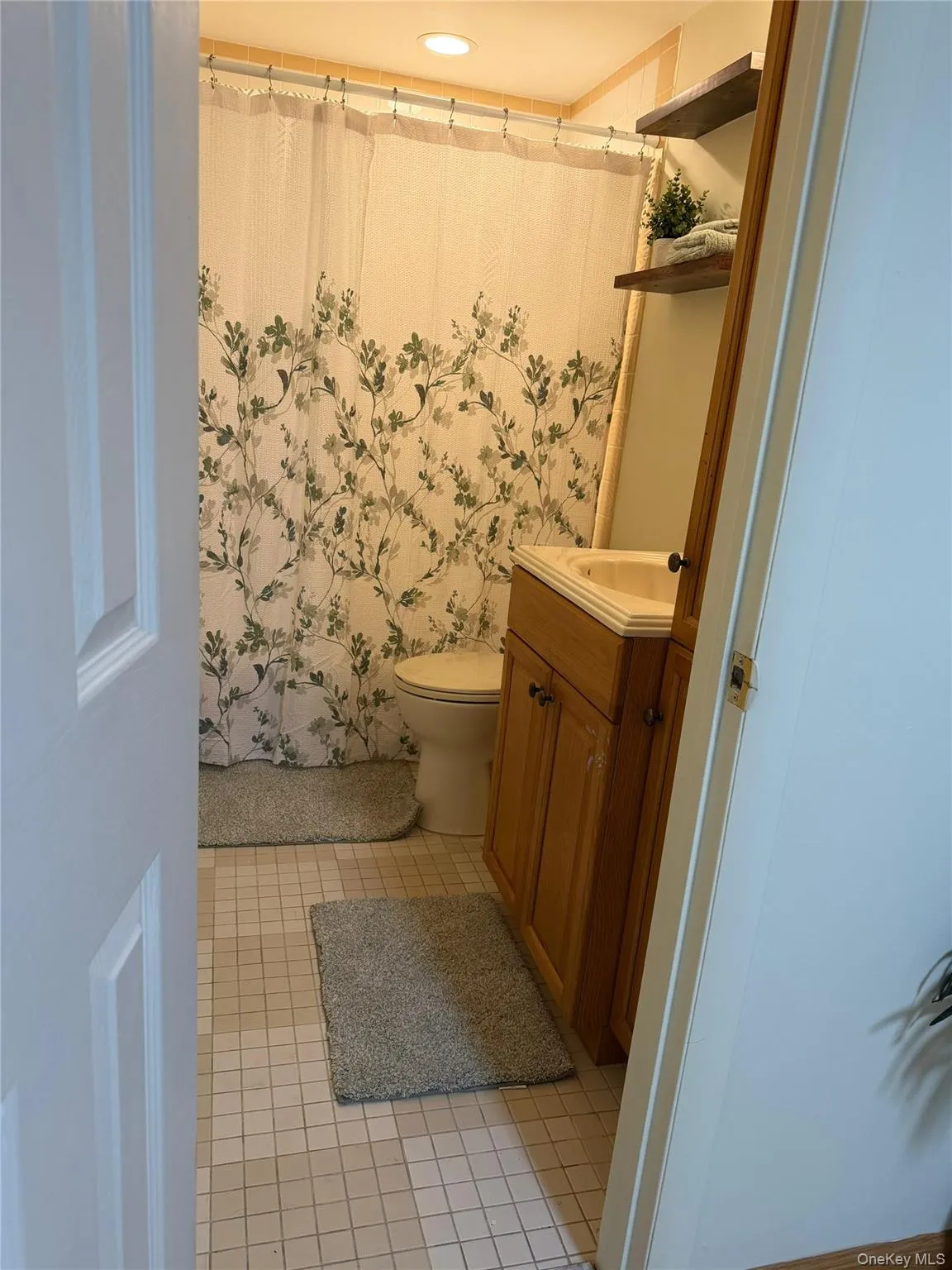 182 Crystal Brook Hollow Road, Brookhaven, NY, 1 Bedroom Bedrooms, 2 Rooms Rooms,1 BathroomBathrooms,Residential Lease,For Rent,Crystal Brook Hollow,0,1020196 182 Crystal Brook Hollow Road, Brookhaven, NY, 1 Bedroom Bedrooms, 2 Rooms Rooms,1 BathroomBathrooms,Residential Lease,For Rent,Crystal Brook Hollow,0,1020196
