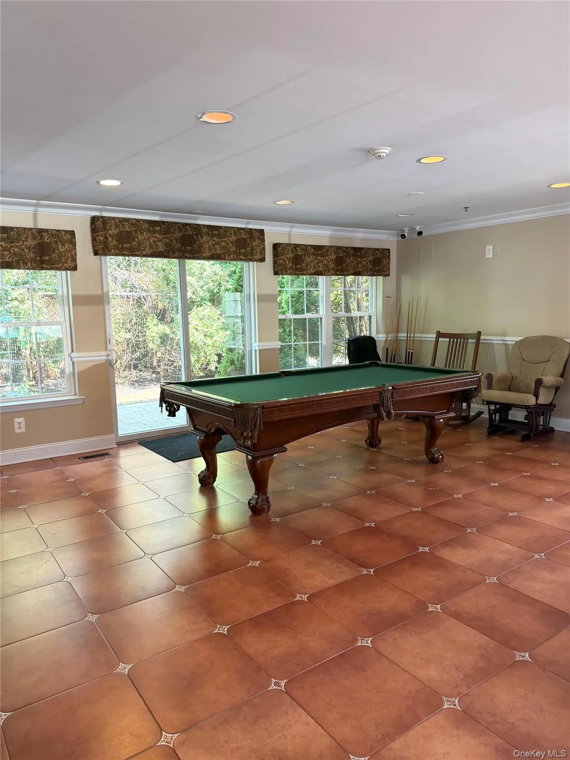 Clubhouse Pool Table Clubhouse Pool Table