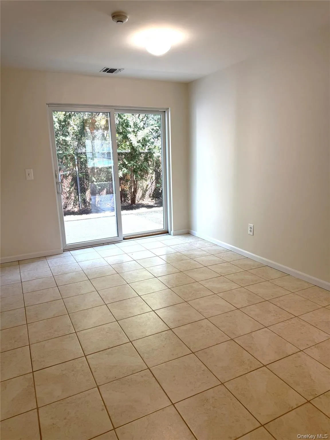 1000 Country Lake Court, West Babylon, NY, 1 Bedroom Bedrooms, 3 Rooms Rooms,1 BathroomBathrooms,Residential Lease,For Rent,Country Lake,0,1020198 1000 Country Lake Court, West Babylon, NY, 1 Bedroom Bedrooms, 3 Rooms Rooms,1 BathroomBathrooms,Residential Lease,For Rent,Country Lake,0,1020198
