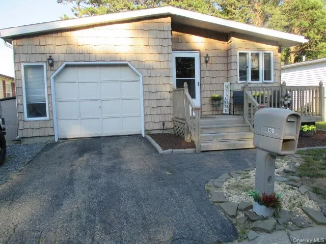 130 Village Circle, Brookhaven, NY, 2 Bedrooms Bedrooms, 5 Rooms Rooms,2 BathroomsBathrooms,Residential,For Rent,Village,0,1020205 130 Village Circle, Brookhaven, NY, 2 Bedrooms Bedrooms, 5 Rooms Rooms,2 BathroomsBathrooms,Residential,For Rent,Village,0,1020205