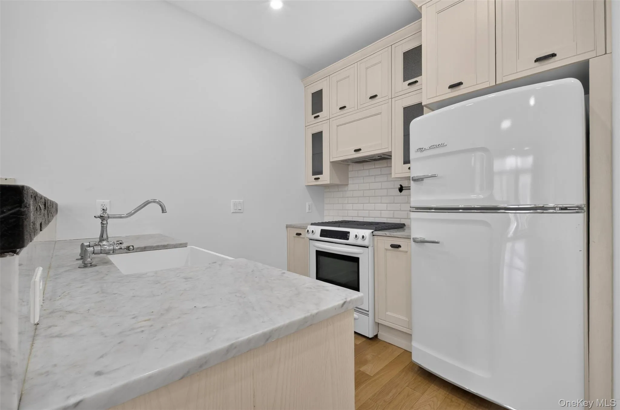 100 Engert Avenue, New York, NY, 2 Bedrooms Bedrooms, 5 Rooms Rooms,2 BathroomsBathrooms,Residential,For Rent,Engert,0,1020215 100 Engert Avenue, New York, NY, 2 Bedrooms Bedrooms, 5 Rooms Rooms,2 BathroomsBathrooms,Residential,For Rent,Engert,0,1020215
