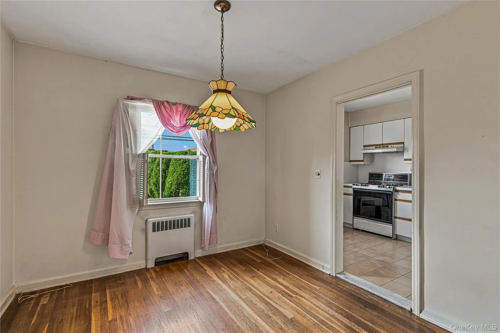 163 Laurel Drive, North Hempstead, NY, 3 Bedrooms Bedrooms, 6 Rooms Rooms,1 BathroomBathrooms,Residential,For Rent,Laurel,0,1020220 163 Laurel Drive, North Hempstead, NY, 3 Bedrooms Bedrooms, 6 Rooms Rooms,1 BathroomBathrooms,Residential,For Rent,Laurel,0,1020220