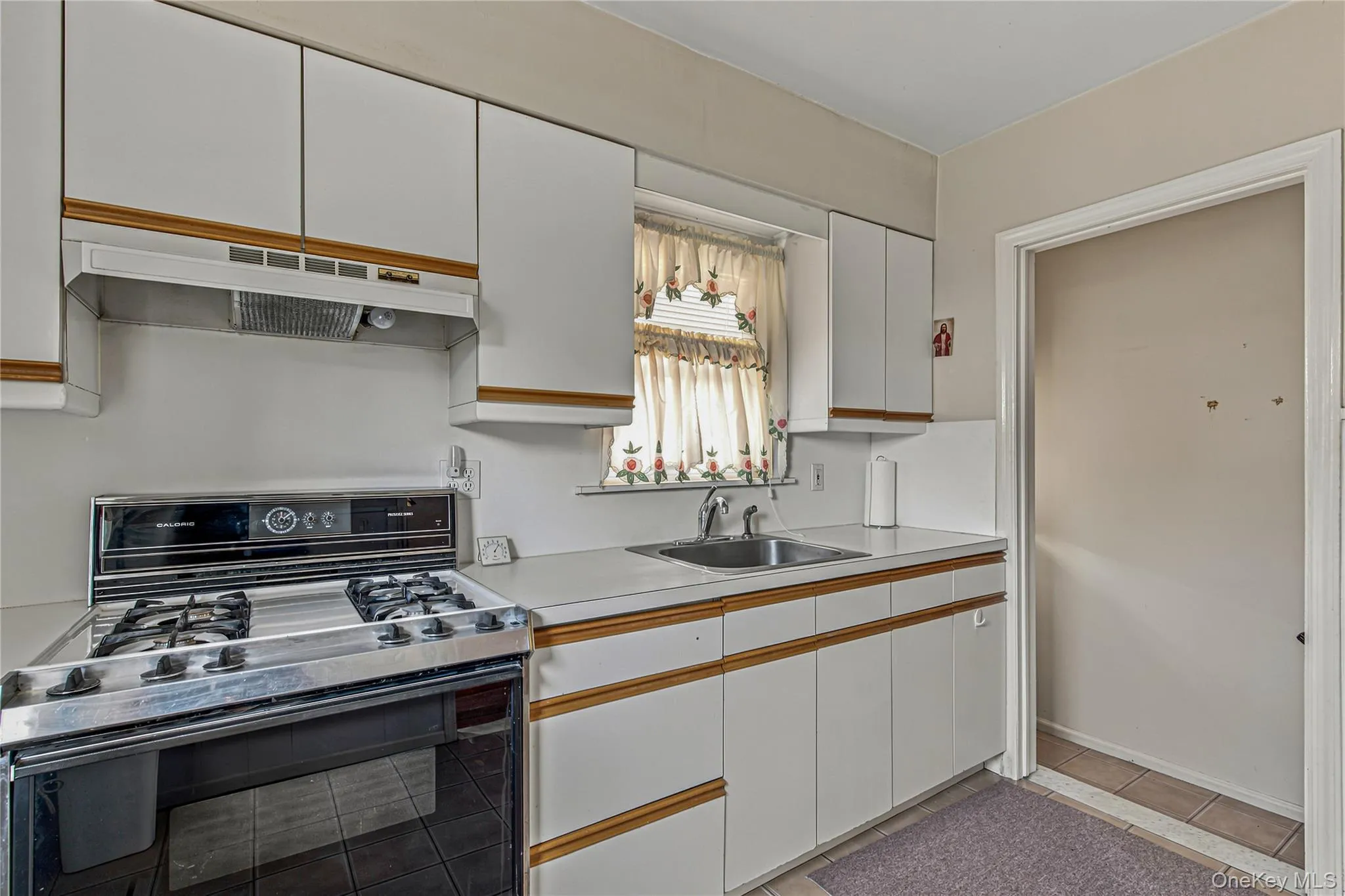 163 Laurel Drive, North Hempstead, NY, 3 Bedrooms Bedrooms, 6 Rooms Rooms,1 BathroomBathrooms,Residential,For Rent,Laurel,0,1020220 163 Laurel Drive, North Hempstead, NY, 3 Bedrooms Bedrooms, 6 Rooms Rooms,1 BathroomBathrooms,Residential,For Rent,Laurel,0,1020220