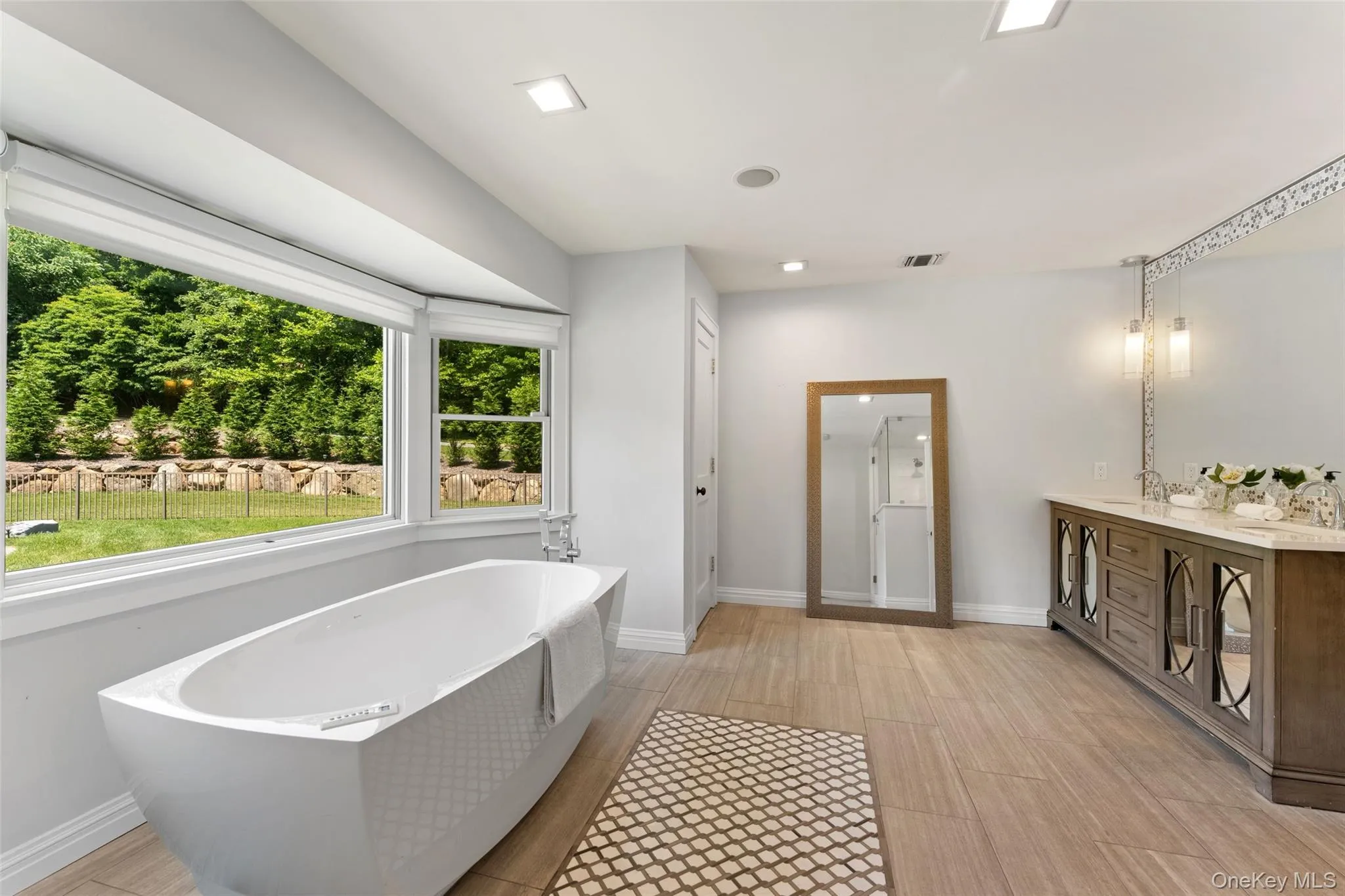 211 Strawtown Road, Clarkstown, NY, 4 Bedrooms Bedrooms, 13 Rooms Rooms,2 BathroomsBathrooms,Residential,For Rent,Strawtown,0,1020221 211 Strawtown Road, Clarkstown, NY, 4 Bedrooms Bedrooms, 13 Rooms Rooms,2 BathroomsBathrooms,Residential,For Rent,Strawtown,0,1020221