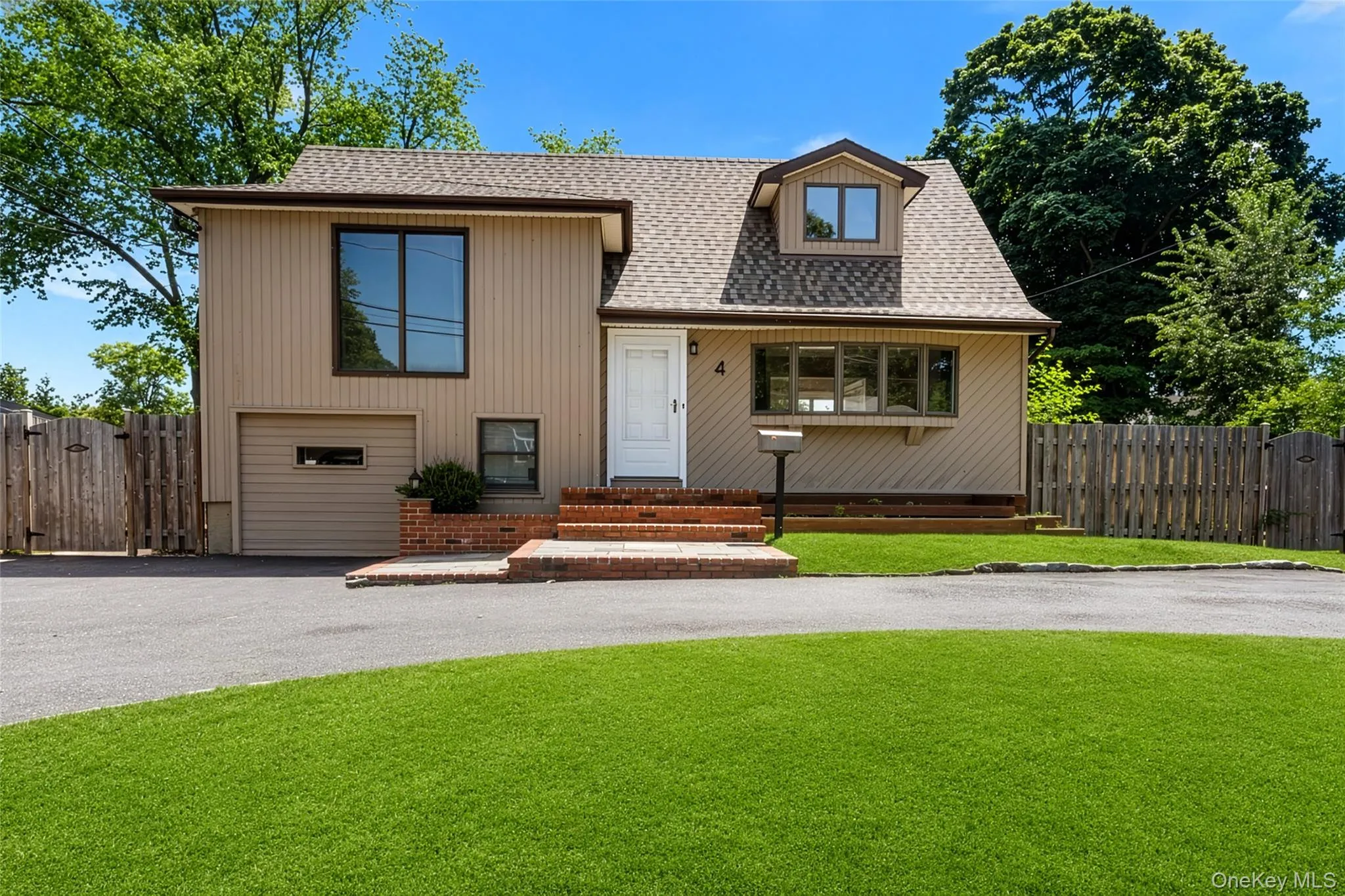4 Sibley Place, Huntington, NY, 4 Bedrooms Bedrooms, 9 Rooms Rooms,3 BathroomsBathrooms,Residential,For Rent,Sibley,0,1020226 4 Sibley Place, Huntington, NY, 4 Bedrooms Bedrooms, 9 Rooms Rooms,3 BathroomsBathrooms,Residential,For Rent,Sibley,0,1020226