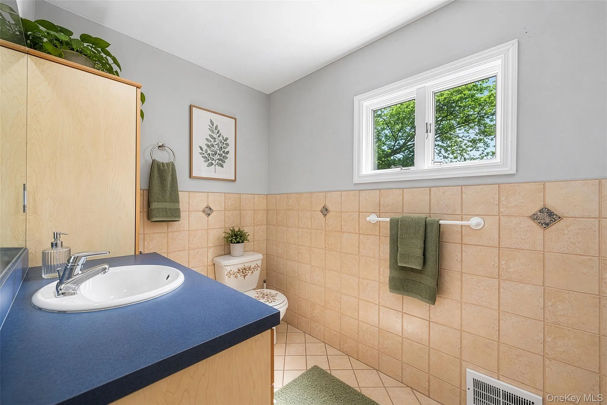 4 Sibley Place, Huntington, NY, 4 Bedrooms Bedrooms, 9 Rooms Rooms,3 BathroomsBathrooms,Residential,For Rent,Sibley,0,1020226 4 Sibley Place, Huntington, NY, 4 Bedrooms Bedrooms, 9 Rooms Rooms,3 BathroomsBathrooms,Residential,For Rent,Sibley,0,1020226