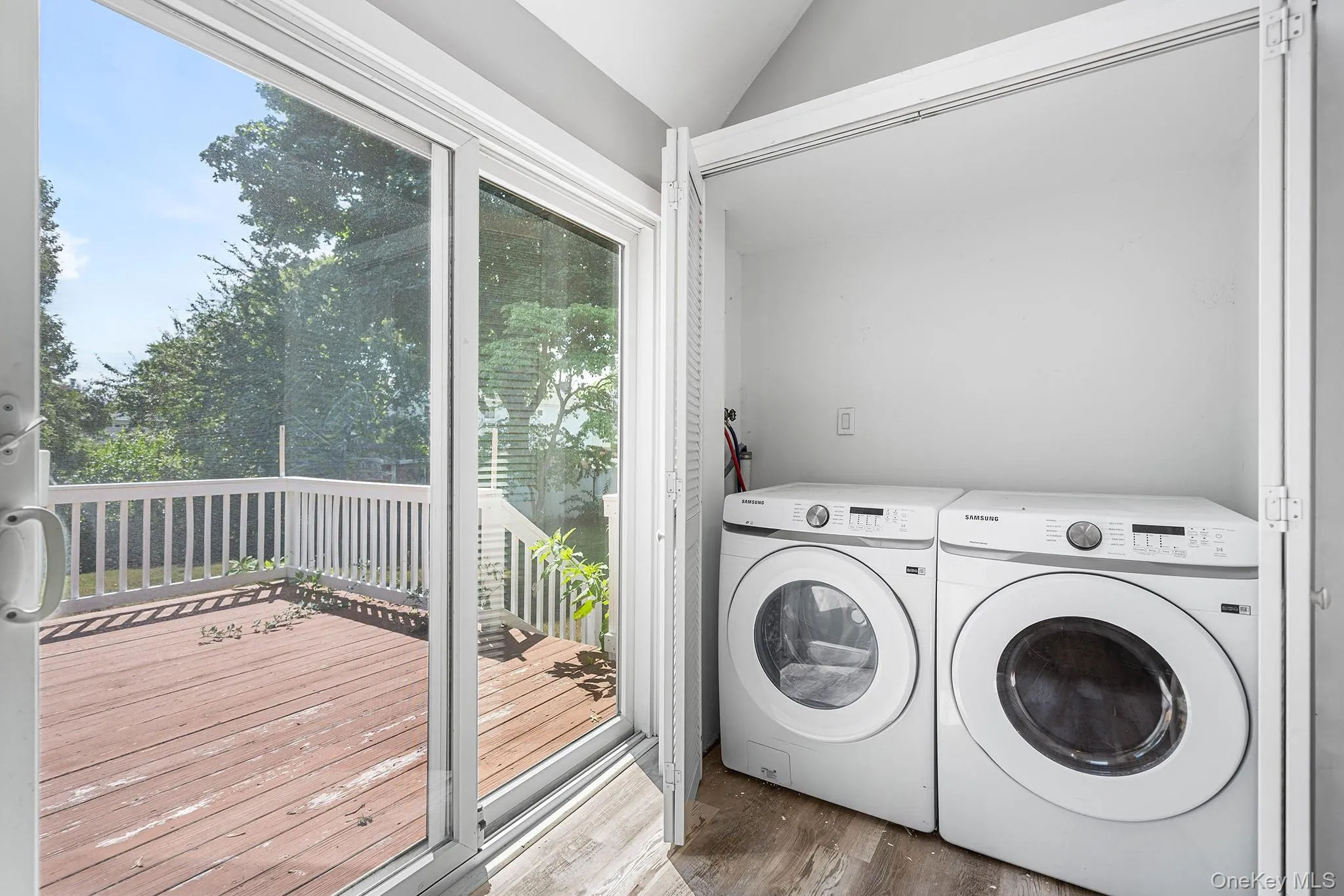 4 Sibley Place, Huntington, NY, 4 Bedrooms Bedrooms, 9 Rooms Rooms,3 BathroomsBathrooms,Residential,For Rent,Sibley,0,1020226 4 Sibley Place, Huntington, NY, 4 Bedrooms Bedrooms, 9 Rooms Rooms,3 BathroomsBathrooms,Residential,For Rent,Sibley,0,1020226