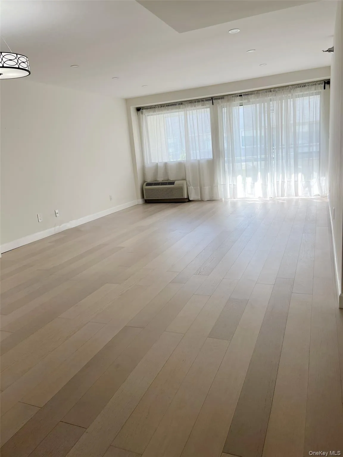 88 Cutter Mill Road, North Hempstead, NY, 2 Bedrooms Bedrooms, 5 Rooms Rooms,2 BathroomsBathrooms,Residential Lease,For Rent,Cutter Mill,0,1020229 88 Cutter Mill Road, North Hempstead, NY, 2 Bedrooms Bedrooms, 5 Rooms Rooms,2 BathroomsBathrooms,Residential Lease,For Rent,Cutter Mill,0,1020229