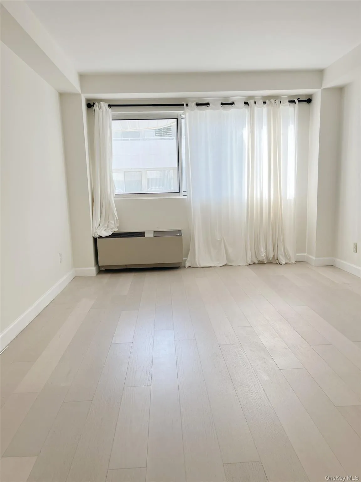 88 Cutter Mill Road, North Hempstead, NY, 2 Bedrooms Bedrooms, 5 Rooms Rooms,2 BathroomsBathrooms,Residential Lease,For Rent,Cutter Mill,0,1020229 88 Cutter Mill Road, North Hempstead, NY, 2 Bedrooms Bedrooms, 5 Rooms Rooms,2 BathroomsBathrooms,Residential Lease,For Rent,Cutter Mill,0,1020229