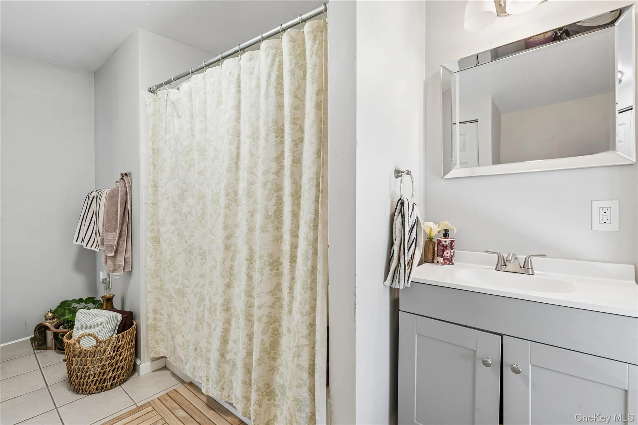 11 Park Avenue, Babylon, NY, 2 Bedrooms Bedrooms, 3 Rooms Rooms,1 BathroomBathrooms,Residential Lease,For Rent,Park,0,1020232 11 Park Avenue, Babylon, NY, 2 Bedrooms Bedrooms, 3 Rooms Rooms,1 BathroomBathrooms,Residential Lease,For Rent,Park,0,1020232