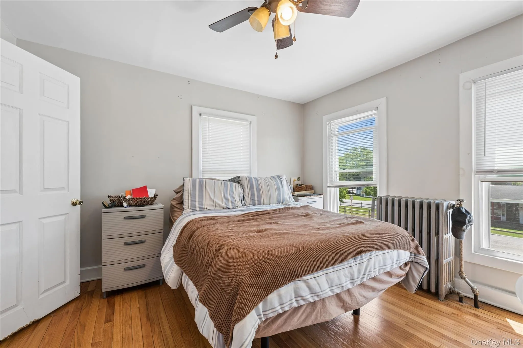 11 Park Avenue, Babylon, NY, 2 Bedrooms Bedrooms, 3 Rooms Rooms,1 BathroomBathrooms,Residential Lease,For Rent,Park,0,1020232 11 Park Avenue, Babylon, NY, 2 Bedrooms Bedrooms, 3 Rooms Rooms,1 BathroomBathrooms,Residential Lease,For Rent,Park,0,1020232