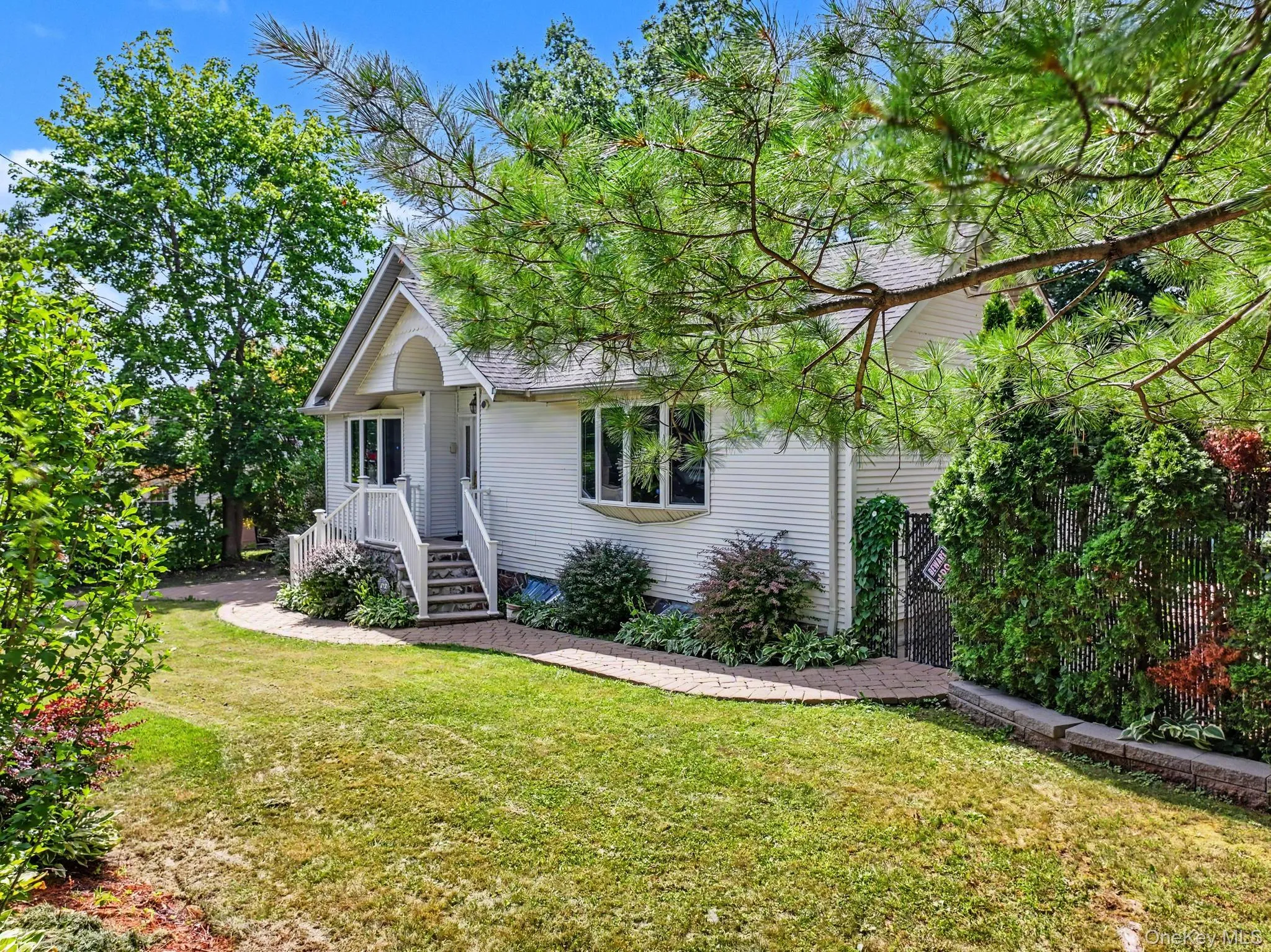42 Highview Avenue, Orangetown, NY, 3 Bedrooms Bedrooms, 10 Rooms Rooms,1 BathroomBathrooms,Residential,For Rent,Highview,0,1020236 42 Highview Avenue, Orangetown, NY, 3 Bedrooms Bedrooms, 10 Rooms Rooms,1 BathroomBathrooms,Residential,For Rent,Highview,0,1020236