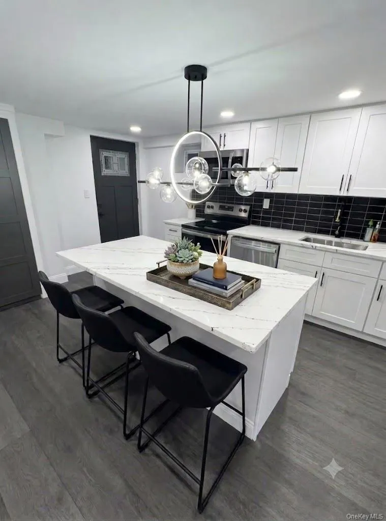 301 Merrick Avenue, Hempstead, NY, 5 Bedrooms Bedrooms, 10 Rooms Rooms,1 BathroomBathrooms,Residential,For Rent,Merrick,0,1020241 301 Merrick Avenue, Hempstead, NY, 5 Bedrooms Bedrooms, 10 Rooms Rooms,1 BathroomBathrooms,Residential,For Rent,Merrick,0,1020241
