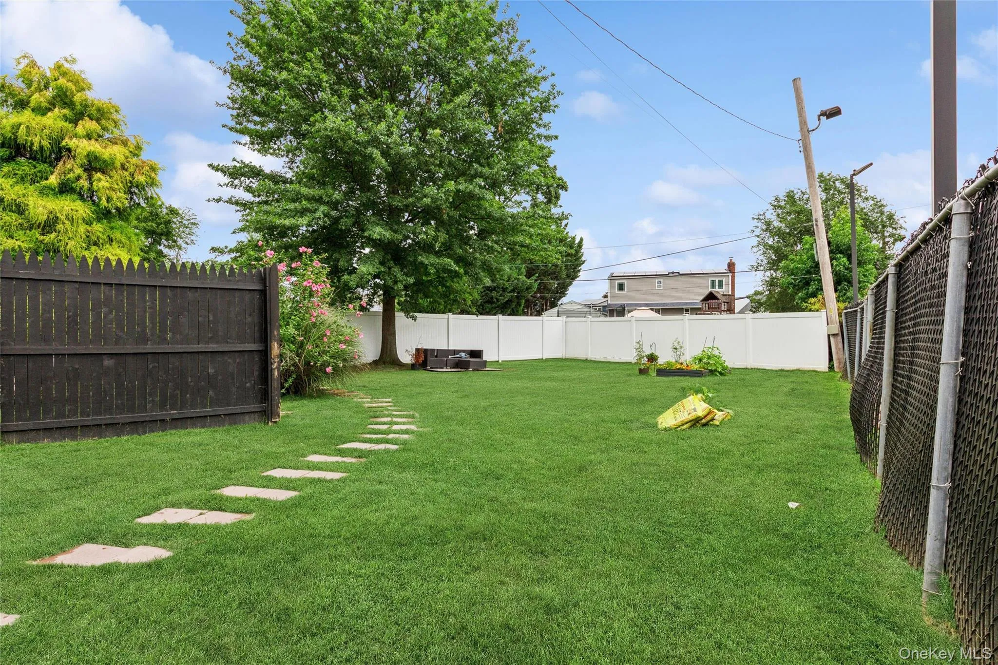 301 Merrick Avenue, Hempstead, NY, 5 Bedrooms Bedrooms, 10 Rooms Rooms,1 BathroomBathrooms,Residential,For Rent,Merrick,0,1020241 301 Merrick Avenue, Hempstead, NY, 5 Bedrooms Bedrooms, 10 Rooms Rooms,1 BathroomBathrooms,Residential,For Rent,Merrick,0,1020241